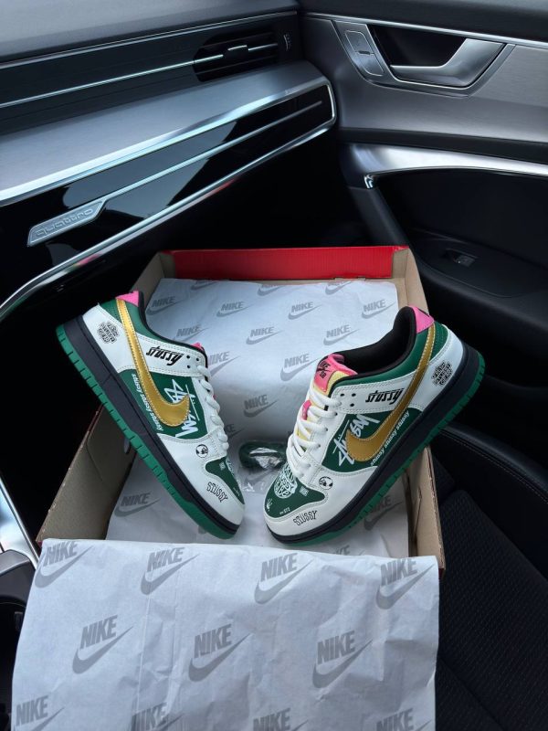 Nike SB Dunk Low x Stussy 572 Green Beige