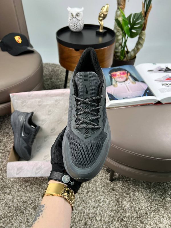 Nike Air Zoom Winflo 8 Shield Dark Grey Space - Зображення 5