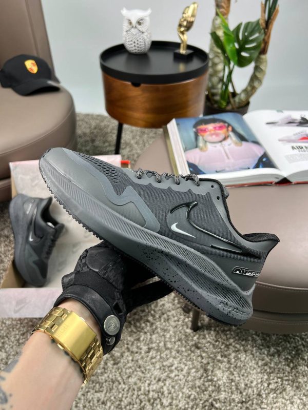 Nike Air Zoom Winflo 8 Shield Dark Grey Space - Зображення 8