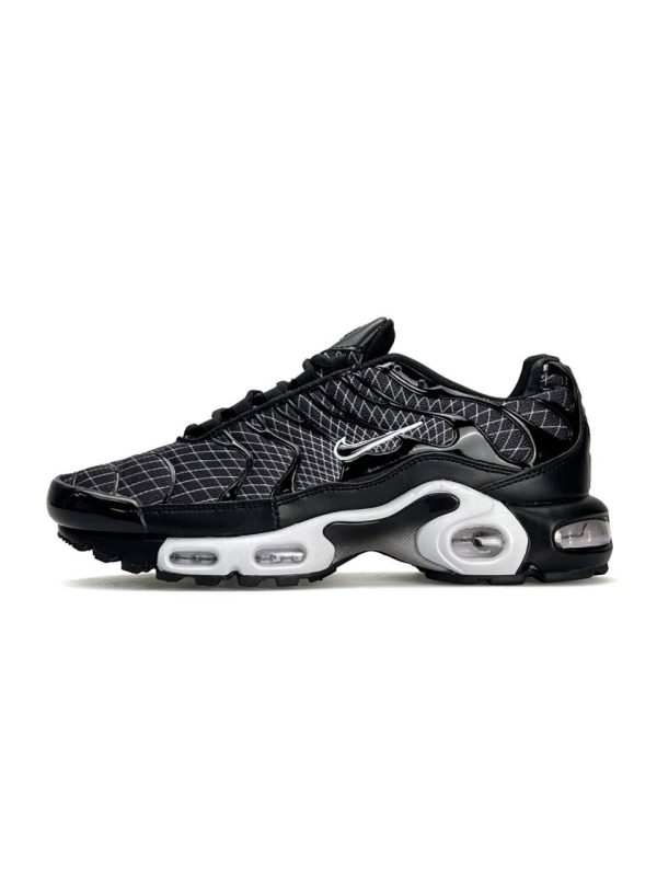 Nike Air Max Plus Black White Line