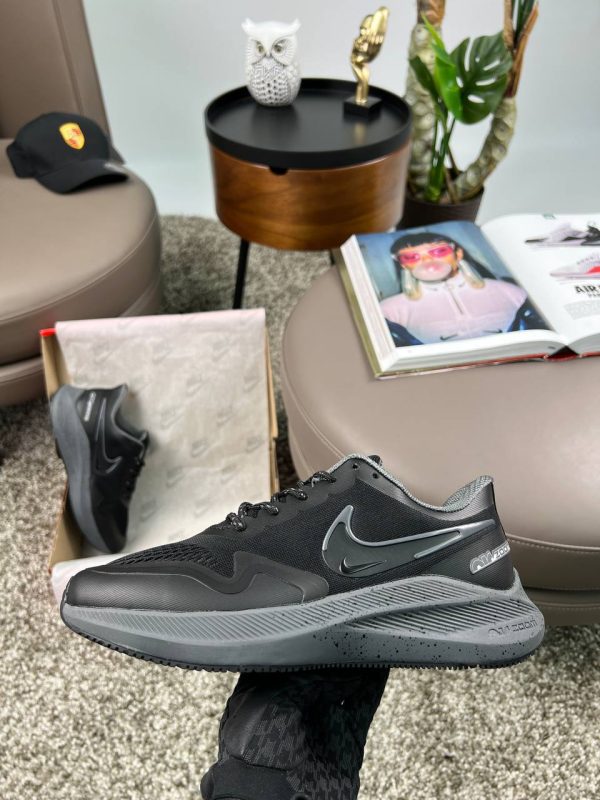 Nike Air Zoom Winflo 8 Shield Black Dark Grey Space - Зображення 4