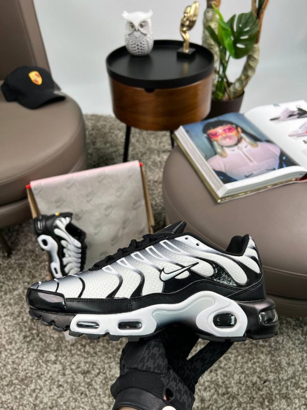 Nike Air Max Plus White Black Gradient - Зображення 4