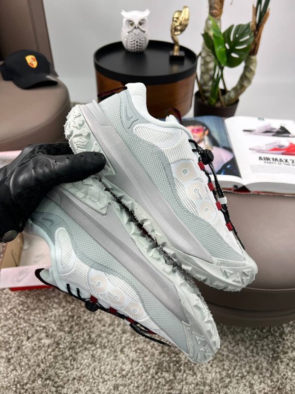 Nike ACG Mountain Fly 2 Low Grey White