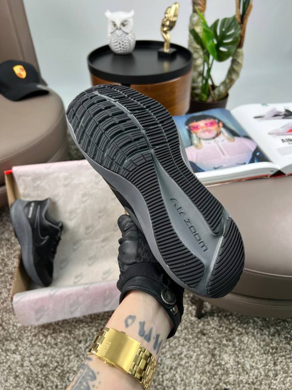 Nike Air Zoom Winflo 8 Shield Black Dark Grey Space - Зображення 6