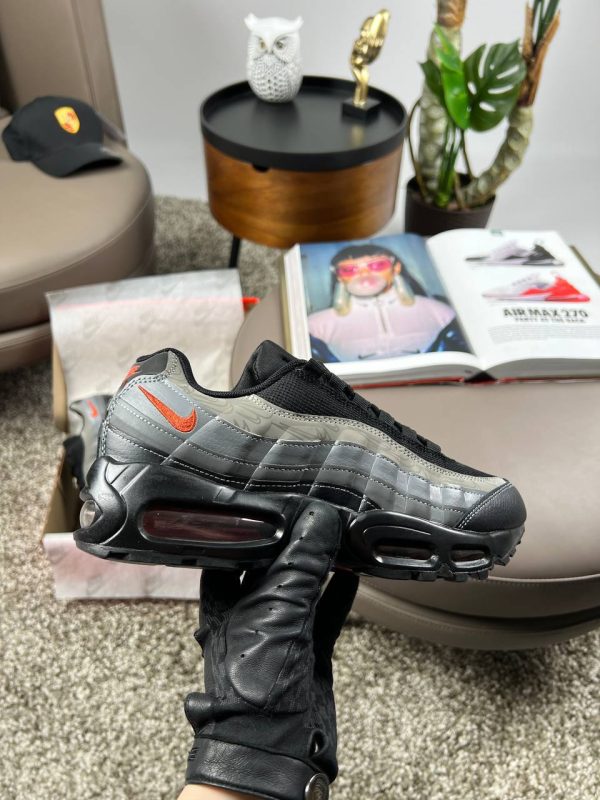 Nike M Air Max 95 PRM Black Grey Orange 41 - Зображення 3
