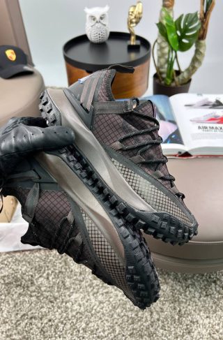 Nike ACG Mountain Fly Low Brown