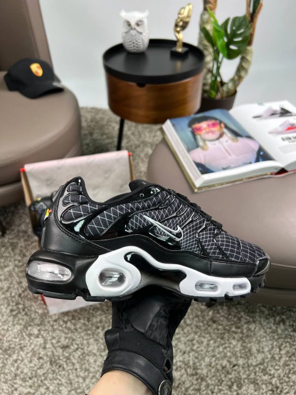 Nike Air Max Plus Black White Line - Зображення 3
