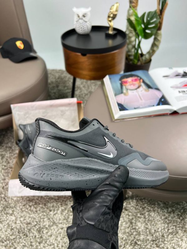 Nike Air Zoom Winflo 8 Shield Dark Grey Space - Зображення 3
