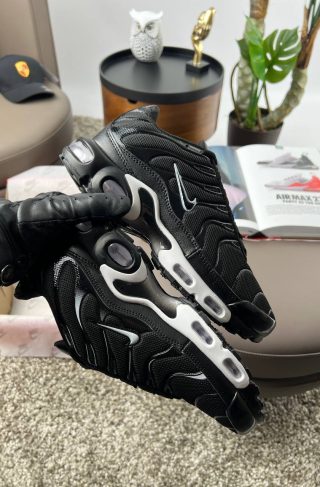 Nike Air Max Tn Plus Black White