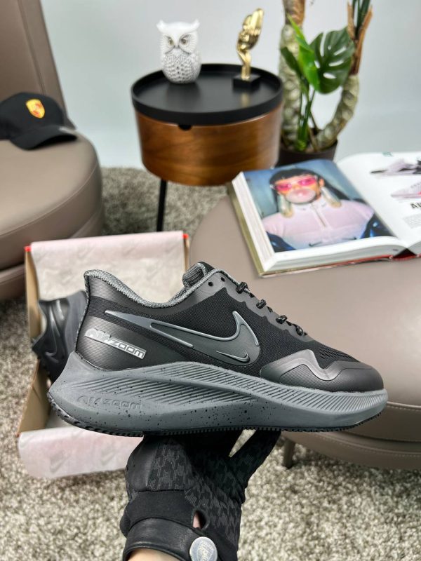 Nike Air Zoom Winflo 8 Shield Black Dark Grey Space - Зображення 3