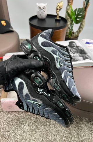 Nike Air Max Plus New Black Grey Silver