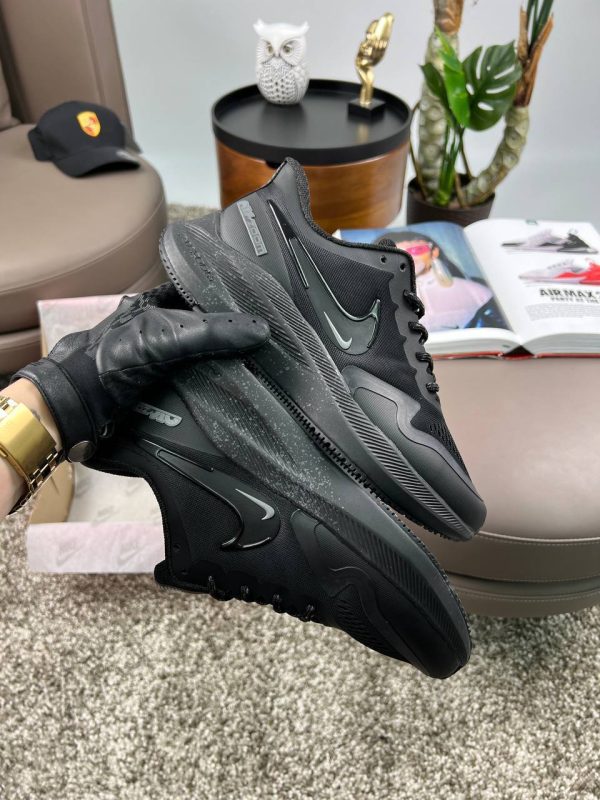 Nike Air Zoom Winflo 8 Shield All Black Space
