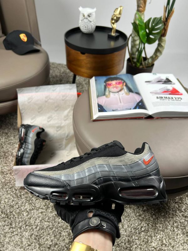 Nike M Air Max 95 PRM Black Grey Orange 41 - Зображення 4