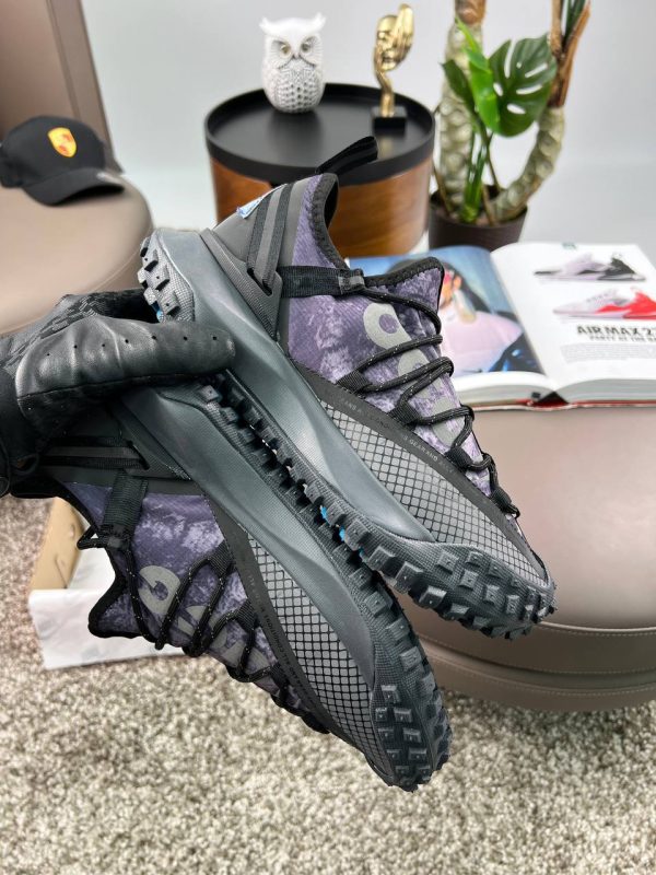 Nike ACG Mountain Fly Low Grey Black