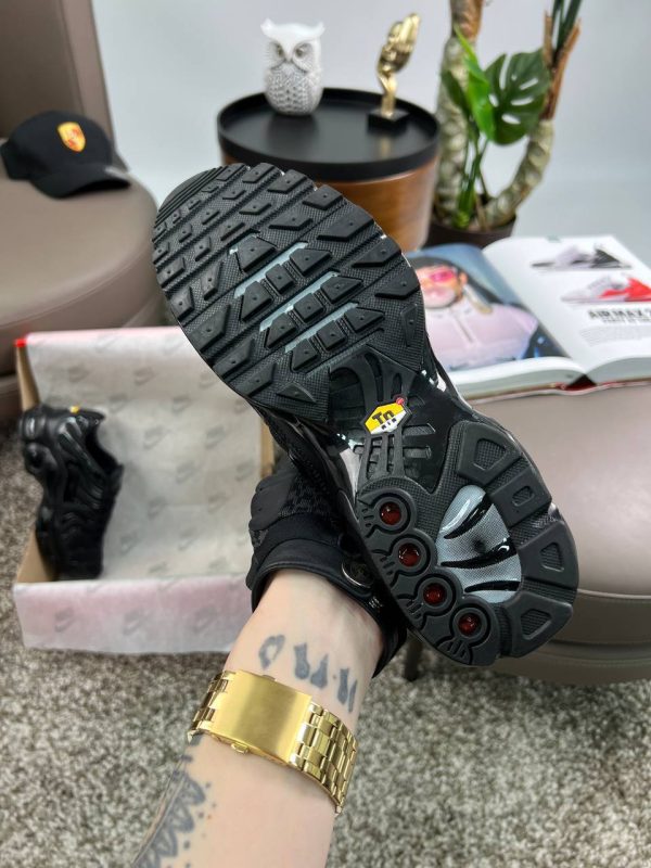Nike Air Max Plus Triple Black - Зображення 6