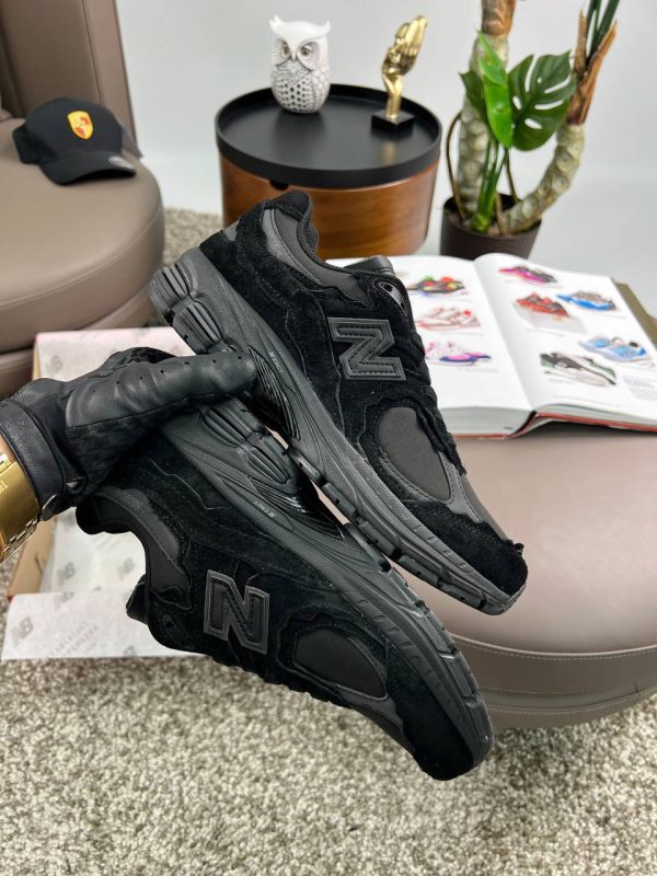 New Balance 2002R ML All Black