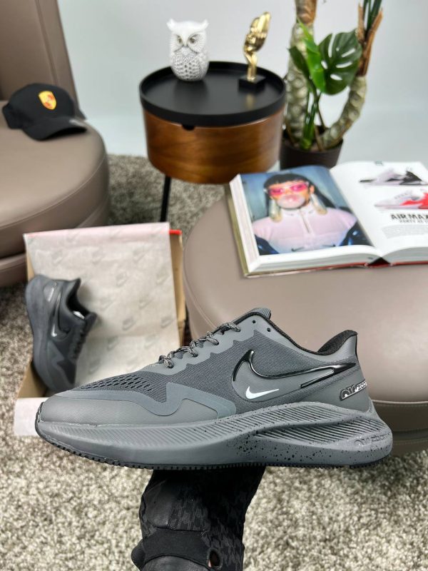 Nike Air Zoom Winflo 8 Shield Dark Grey Space - Зображення 4