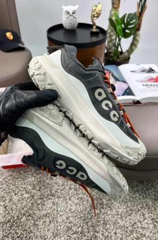 Nike ACG Mountain Fly 2 Low White Dark Grey