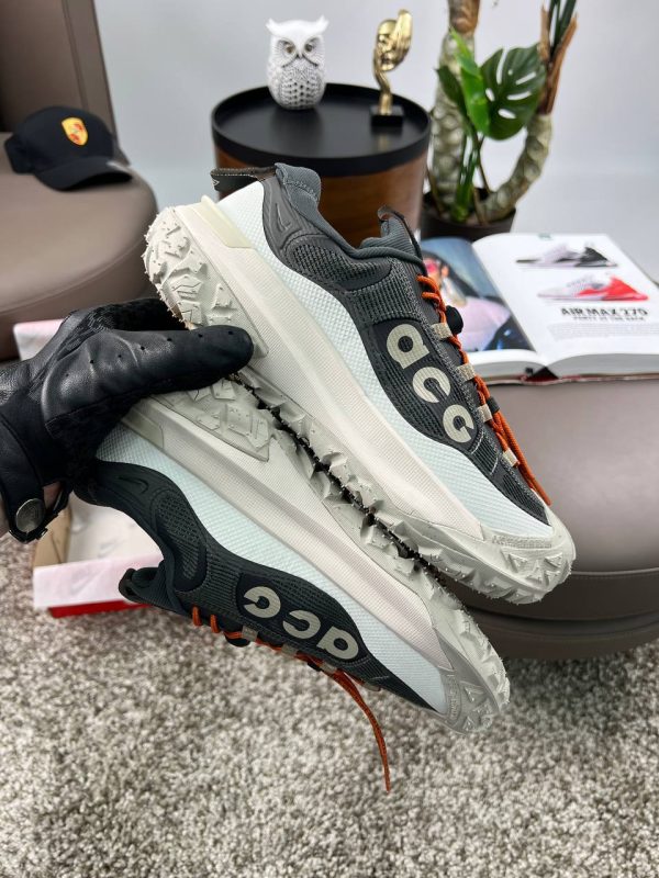 Nike ACG Mountain Fly 2 Low White Dark Grey