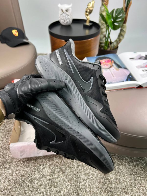 Nike Air Zoom Winflo 8 Shield Black Dark Grey Space