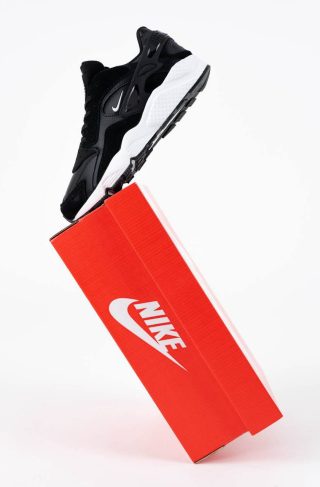 Nike Air Huarache Black White