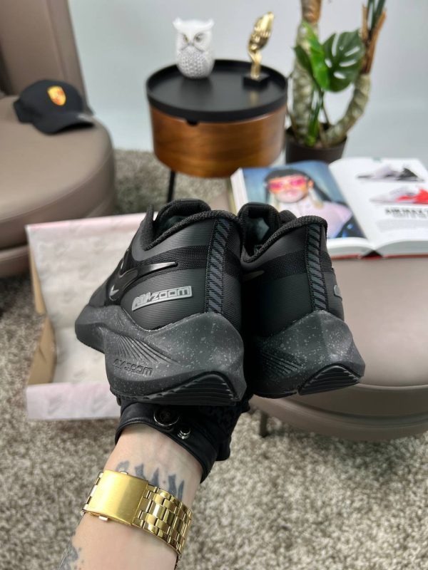 Nike Air Zoom Winflo 8 Shield All Black Space - Зображення 2