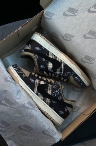 Nike SB Dunk Low Travis Scott W