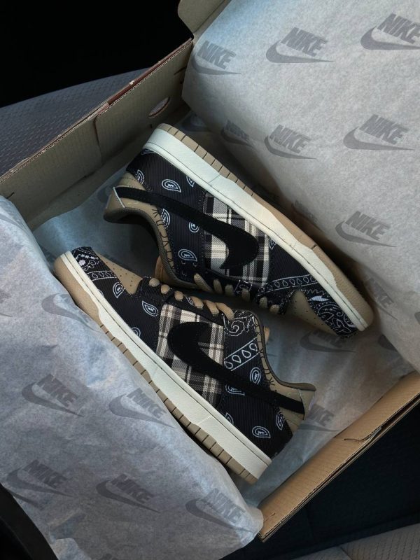 Nike SB Dunk Low Travis Scott W