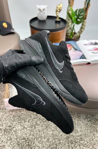 Nike Zoom Venture All Black