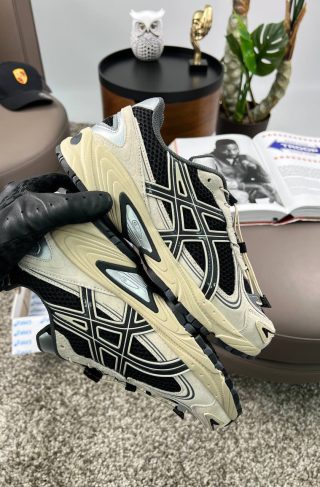 ASICS Gel-Kahana TR V4 Beige Black