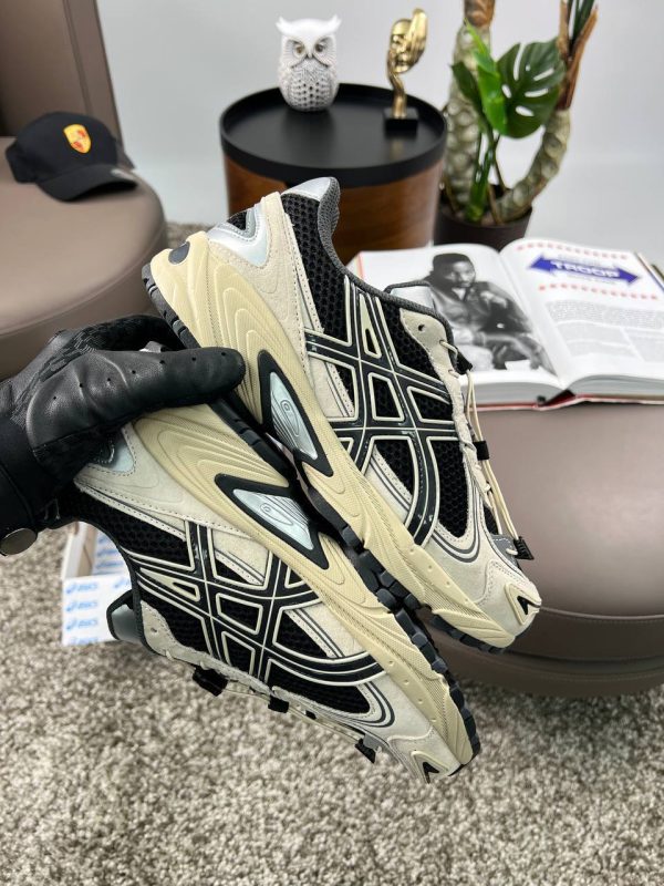 ASICS Gel-Kahana TR V4 Beige Black