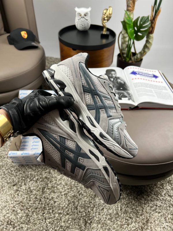 ASICS Gel-Kahana 14 Light Grey
